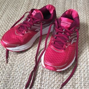Pink Saucony Ride 9s